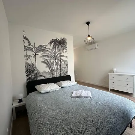 Sydney, Un Avec Terrasse Et Vue Degagee * Reims