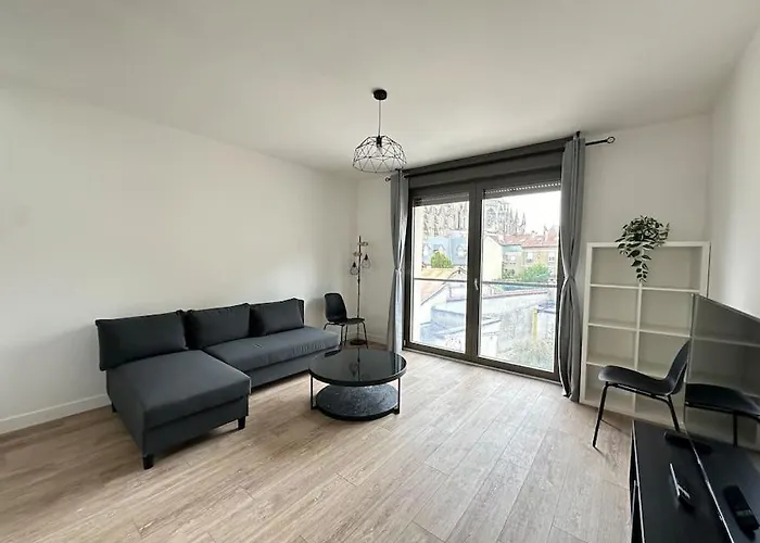 Sydney, Un Avec Terrasse Et Vue Degagee ריימס